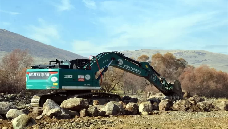 Muş’ta Dere Islah Çalışması Başladı