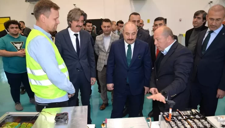 Mustafa Varank, Bursa Uludağ Üniversitesi öğrencileriyle bir araya geldi