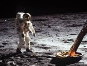 NASA duyurdu: Astronotlar 50 yıl aradan sonra Ay’a inecek