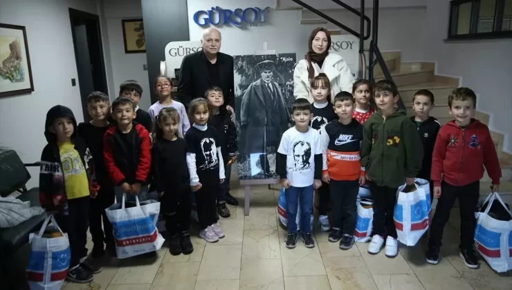Nejdet Gürsoy’dan Öğrencilere Hediyeler
