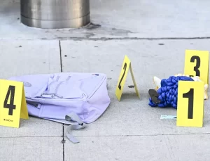 New York’ta Bıçaklı Saldırı: 2 Ölü, 1 Yaralı