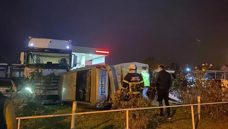 Niksar’da Tırla Çarpışan Otomobil Sürücüsü Yaralandı