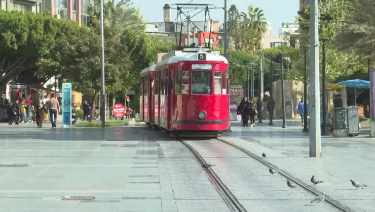 Öğrenciler Nostaljik Tramvayda Müzik Ziyafeti Verdi