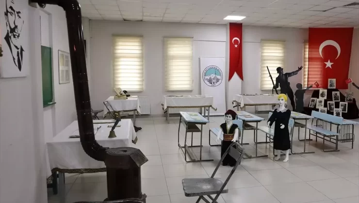 Öğretmenler Günü Sergisi Açıldı