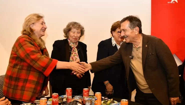 Öğretmenler Günü’nde Emekli Öğretmenlerle Bir Araya Geldiler