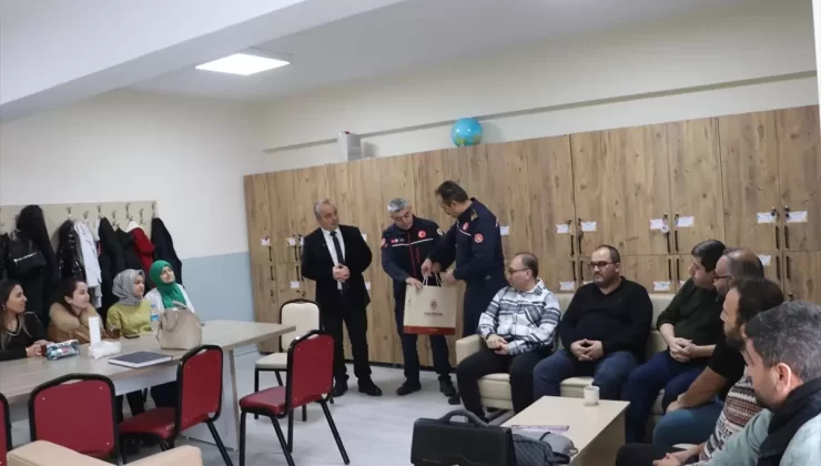 Öğretmenler Günü’nde Hediye ve Mesajlar