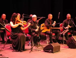 Öğretmenler Korosu Stres Atıyor