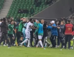 Olaylı Marmara Derbisi’nin faturası ağır oldu! Sakaryaspor’a seyircisiz oynama cezası