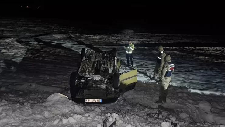 Oltu’da Otomobil Şarampole Devrildi: 4 Yaralı