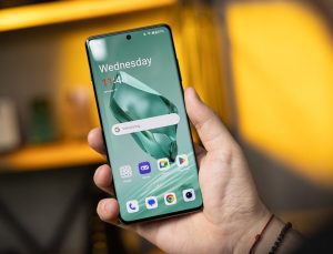 OnePlus, yapay zeka destekli özellikleri OnePlus 12’ye sunmaya başlıyor