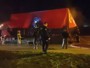 Orhangazi’de Domates Yüklü Kamyona Yangın