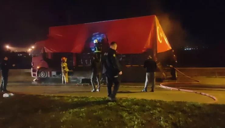 Orhangazi’de Domates Yüklü Kamyona Yangın