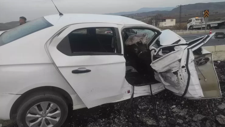 Osmancık’ta Otomobil-Traktör Kazası: 5 Yaralı