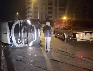 Osmangazi’de Minibüs ve Otomobil Çarpıştı: 8 Yaralı