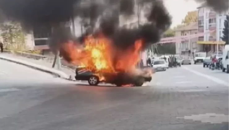 Otomobil Alev Topuna Döndü