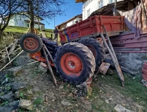Ovacık’ta Traktör Devrildi, Sürücü Yaralandı
