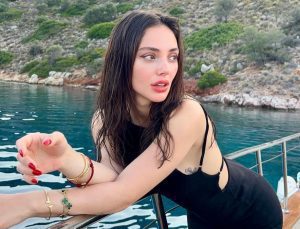 Oyuncu Rabia Soytürk’ün spor videosu! Takipçileri beğeni yağdı