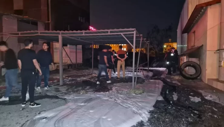 Payas’ta Lastik Deposunda Yangın