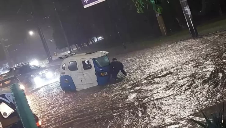 Peru’da Şiddetli Yağışlar Sel ve Toprak Kaymalarına Yol Açtı