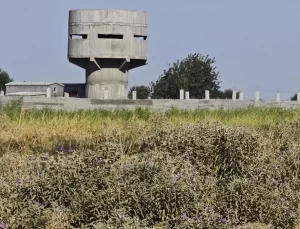 PKK/YPG Deyrizor’da Kuleler Kuruyor