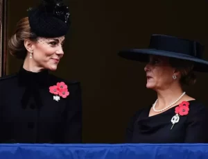 Prenses Kate Middleton, Anma Günü törenlerine eşi Prens William ile katıldı