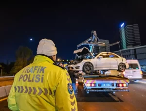 Pursaklar’da Zincirleme Kaza: 2 Yaralı