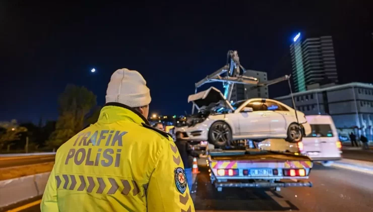 Pursaklar’da Zincirleme Kaza: 2 Yaralı