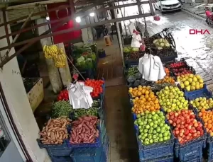 Reyhanlı’da Fırtına Manavın Çatısını Uçurdu