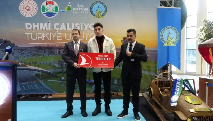 Rize-Artvin Havalimanı’nda 1 milyonuncu yolcu için tören düzenlendi