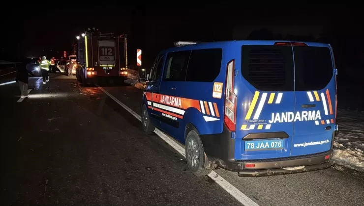Safranbolu’da Trafik Kazası: Sürücü Yaralandı