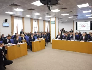 Sağlık Bakanlığı Bütçe Görüşmeleri Tartışmalı Geçiyor