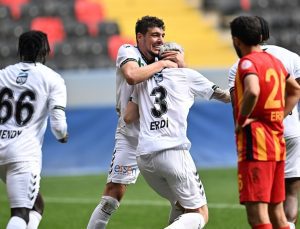 Sakaryaspor, Yeni Malatyaspor’u iki golle geçti