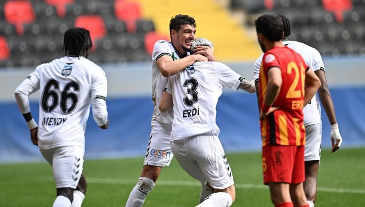 Sakaryaspor, Yeni Malatyaspor’u iki golle geçti