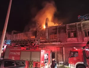 Samsun’da Mobilya Fabrikasında Yangın Kontrol Altına Alındı