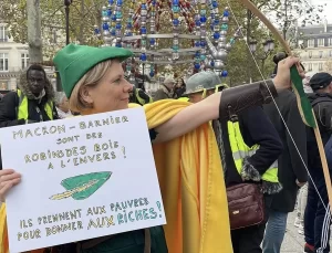 Sarı Yelekliler 6. Yılını Protesto Ediyor