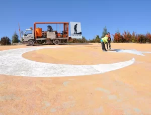 Sarılar Köyünde Dev Türk Bayrağı Boyandı