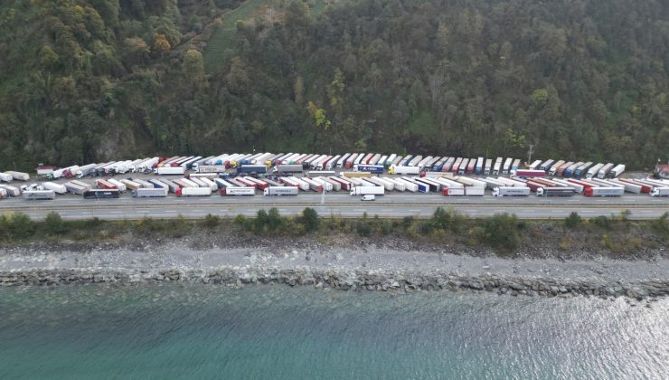 Sarp “sinir” kapısı: TIR sürücüleri günlerdir bekliyor