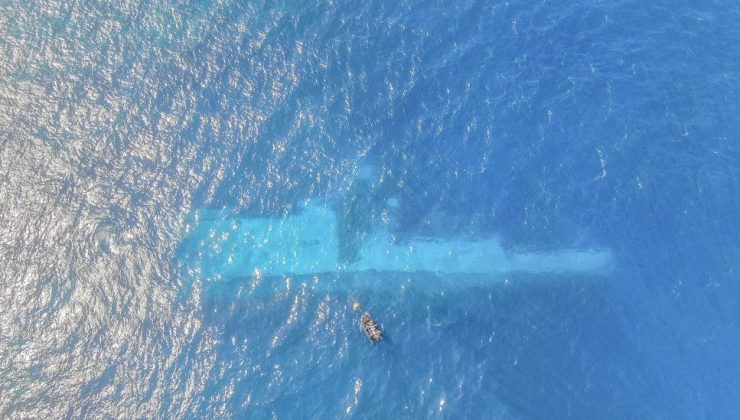 Savaş gemisini batıran hata: Hızını alamayıp çarpmış!