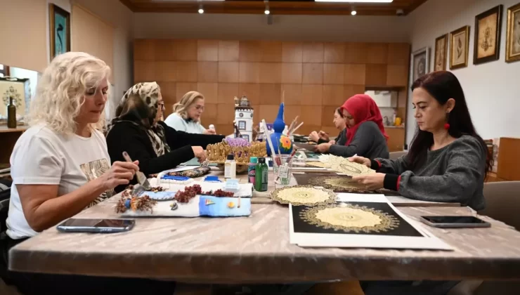 Seddülbahir Kalesi’nde Kadınların El İşçiliği Sergileniyor