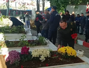 Şehit Uzman Onbaşı Bünyamin Çabuk, Adana’daki kabri başında anıldı
