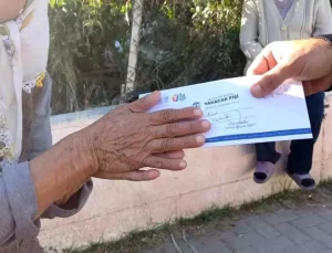 Selçuk Belediyesi, Kış Aylarında İhtiyaç Sahiplerine Yakacak Desteği Sağlıyor