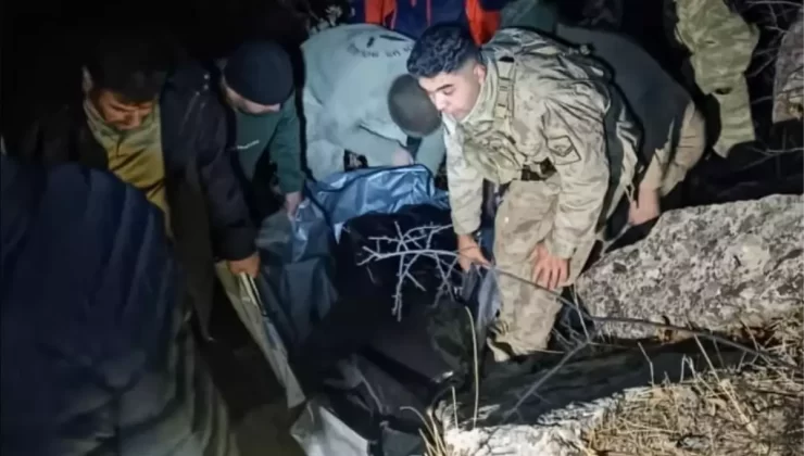 Siirt’te Otomobil Kazası: Öğretmen Hayatını Kaybetti, İki Kişi Ağır Yaralandı