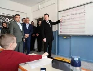 Silivri Belediye Başkanı Balcıoğlu’ndan Dünya Çocuk Hakları Günü’nde Okullara Ziyaret