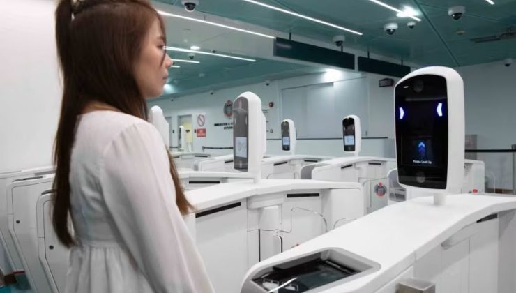 Singapur, pasaportsuz geçiş teknolojisini kullanmaya başladı