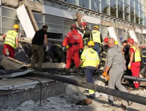 Sırbistan’da tren istasyonunun çatısı çöktü: 8 ölü