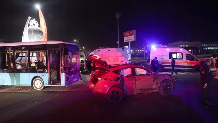 Sivas’ta Trafik Kazası: 9 Yaralı