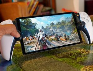 Sony’nin yeni bir taşınabilir oyun konsolu geliştirdiği bildiriliyor