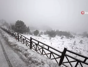 Spil Dağı’na İlk Kar Düştü