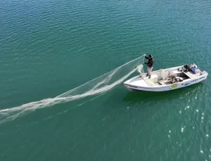 Su Altındaki Mahallede Balıkçılık