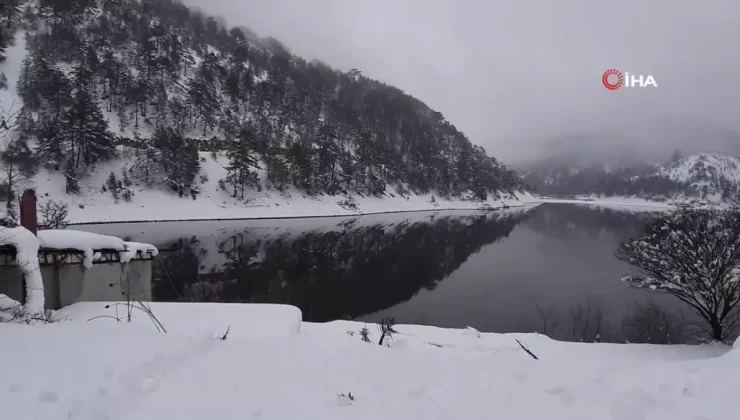 Sünnet Gölü’nde Kış Manzarası